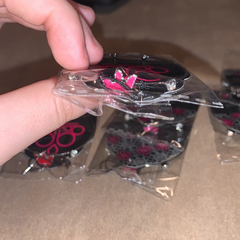 4 Paparazzi Kids Crown Bracelet ❤️